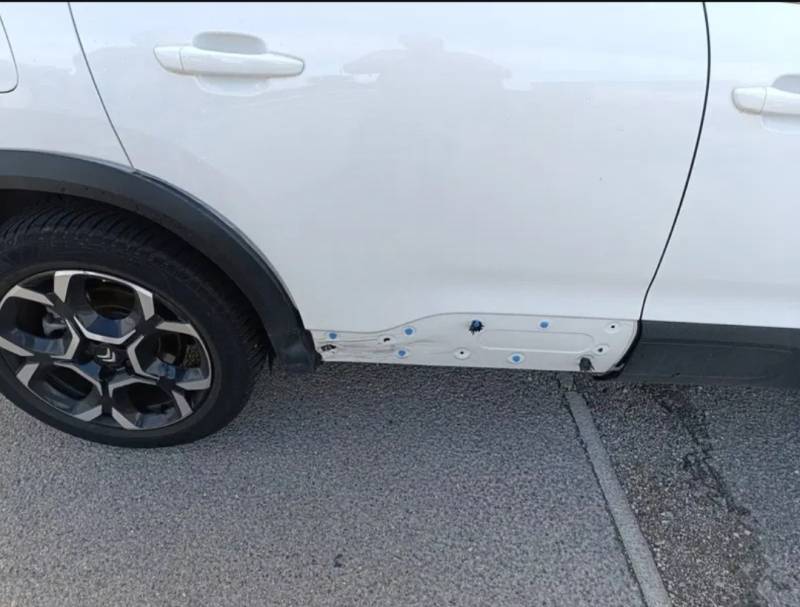 Remplacement d'un panneau de porte sur une Citroên C5 Aircross à la Carrosserie Action Auto sur Martigues Croix Sainte