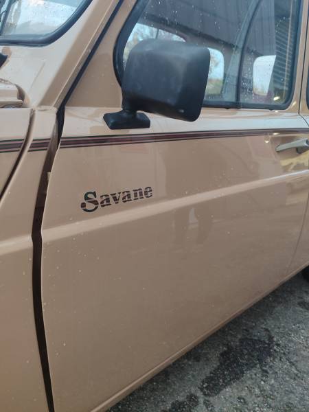 Restauration complète d'une Renault 4L chez Action Auto à Martigues