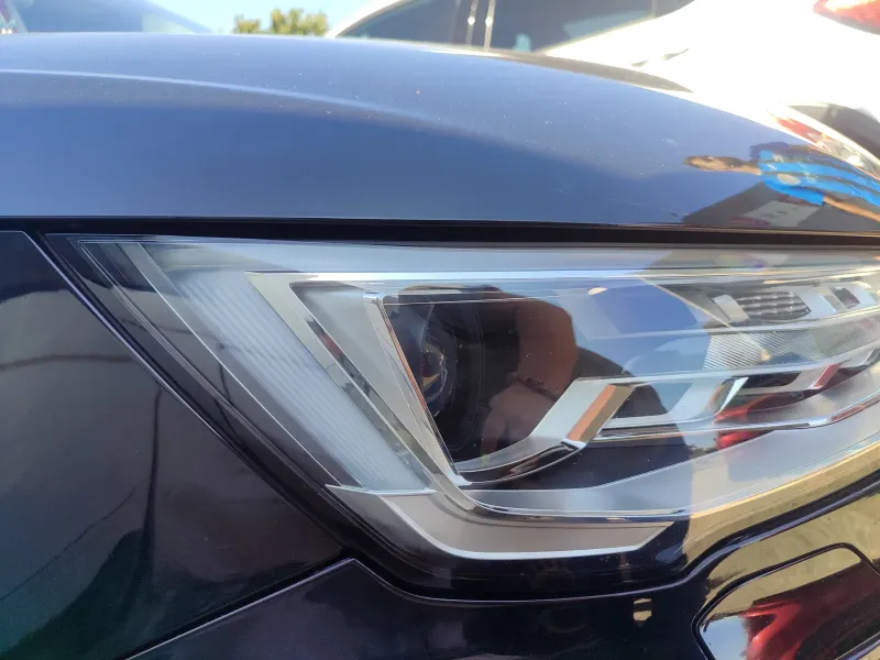 Changement de la calandre d'une Audi A1 client de Martigues